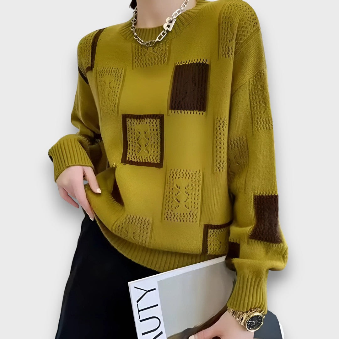 Avenna – Sweater with Graphic Pattern