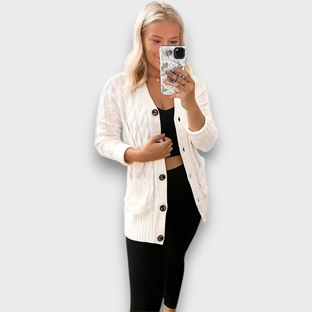 Seliah – Classic cable knit cardigan